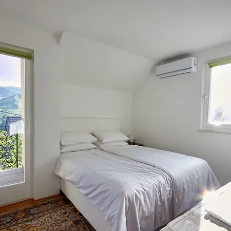 וילה Charming Luxury סראייבו