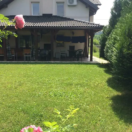 וילה Charming Luxury סראייבו